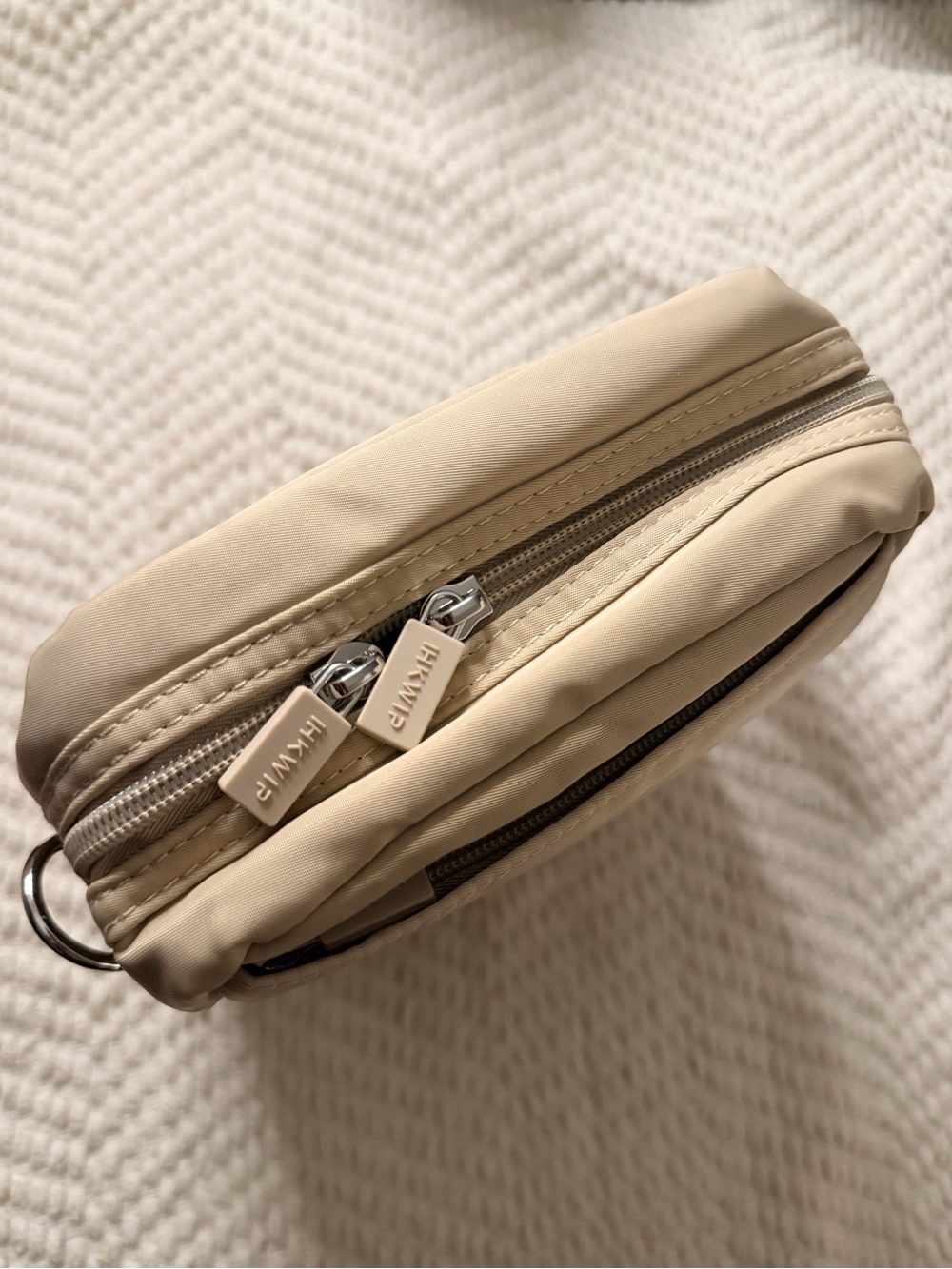 🤍New IHKWIP The Clip It Crossbody Bag🤍 - Picture 6 of 9